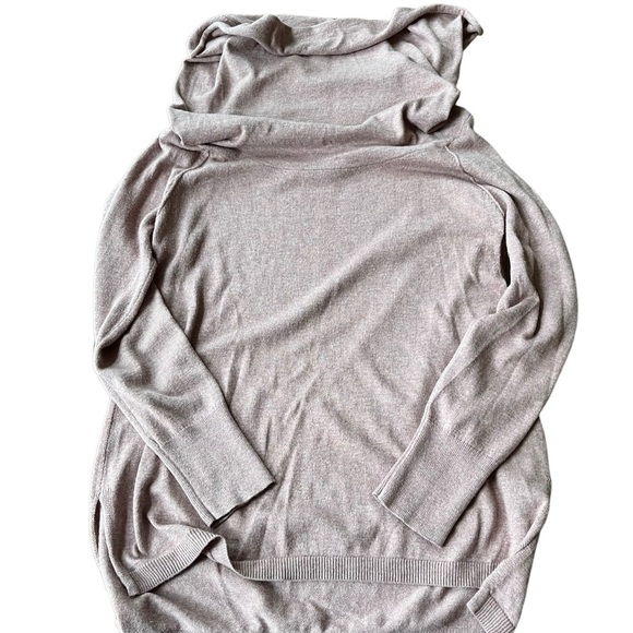 Shrinking Violet Sweater size: XL - Picture 3 of 10